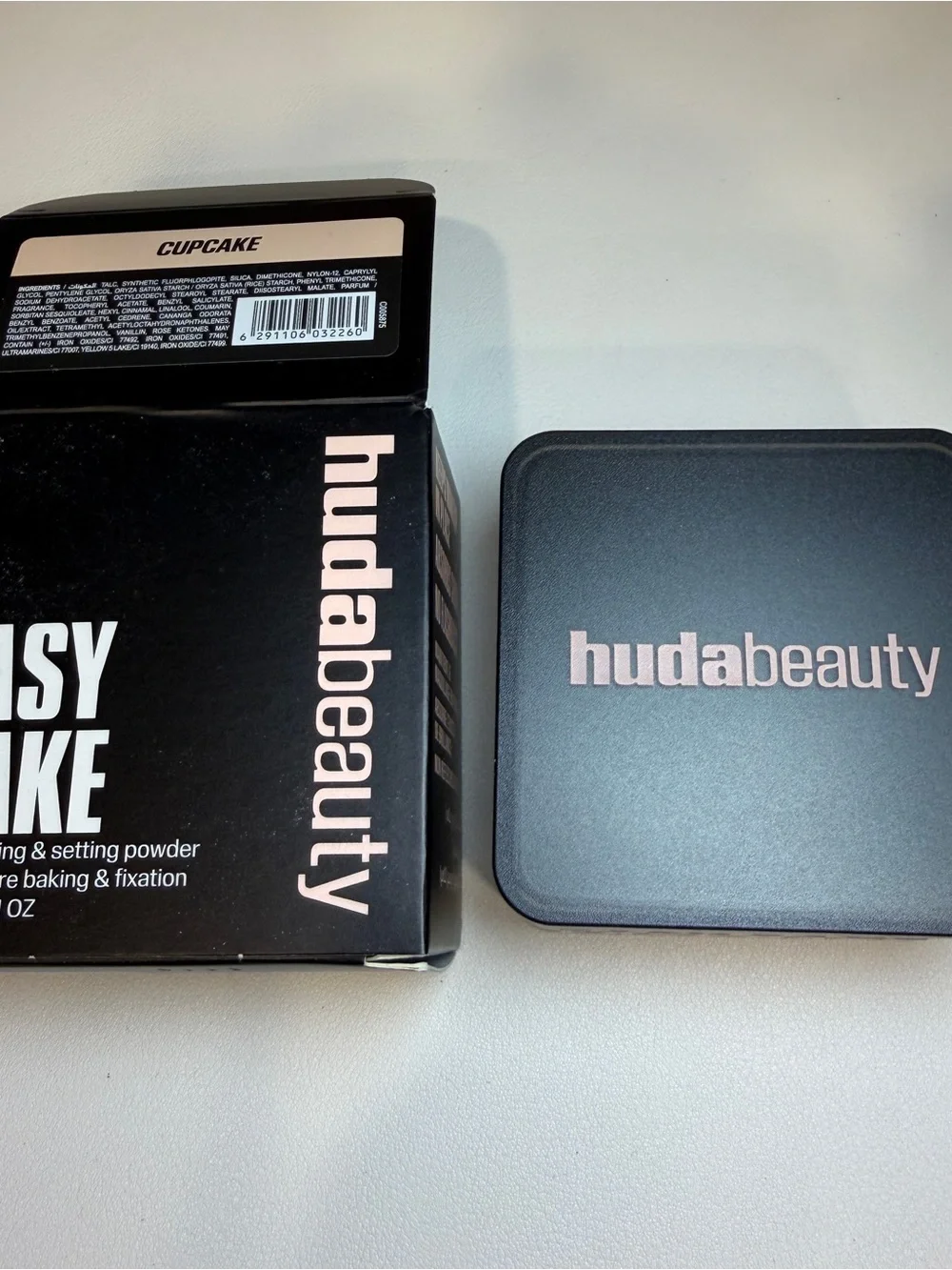 HUDA BEAUTY Easy Bake Setting Powder Compact Cupcake 20g
